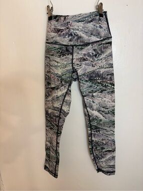 lululemon athletica High-Rise Patterned Leggings in Gray & Green